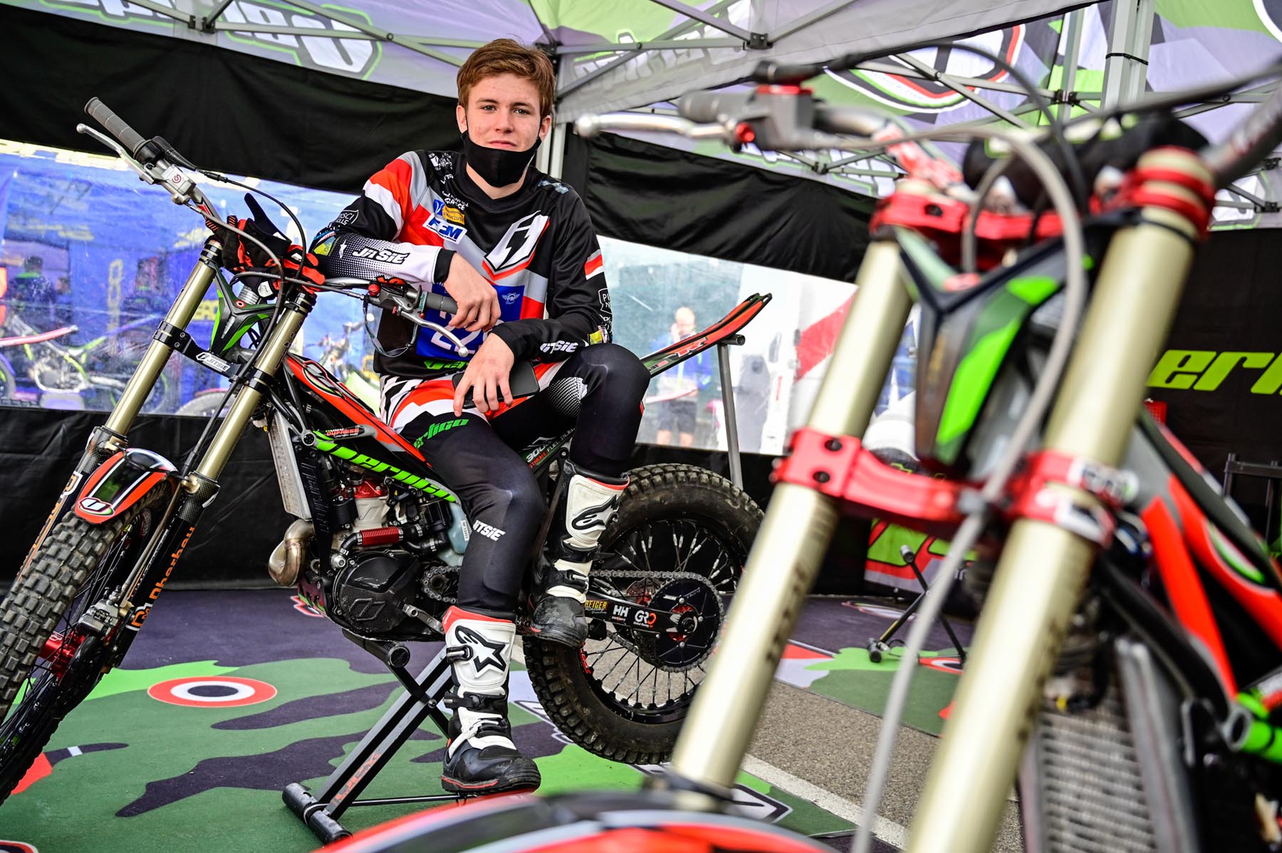 HUGO DUFRESE UNTERZEICHNET 2 JAHRE