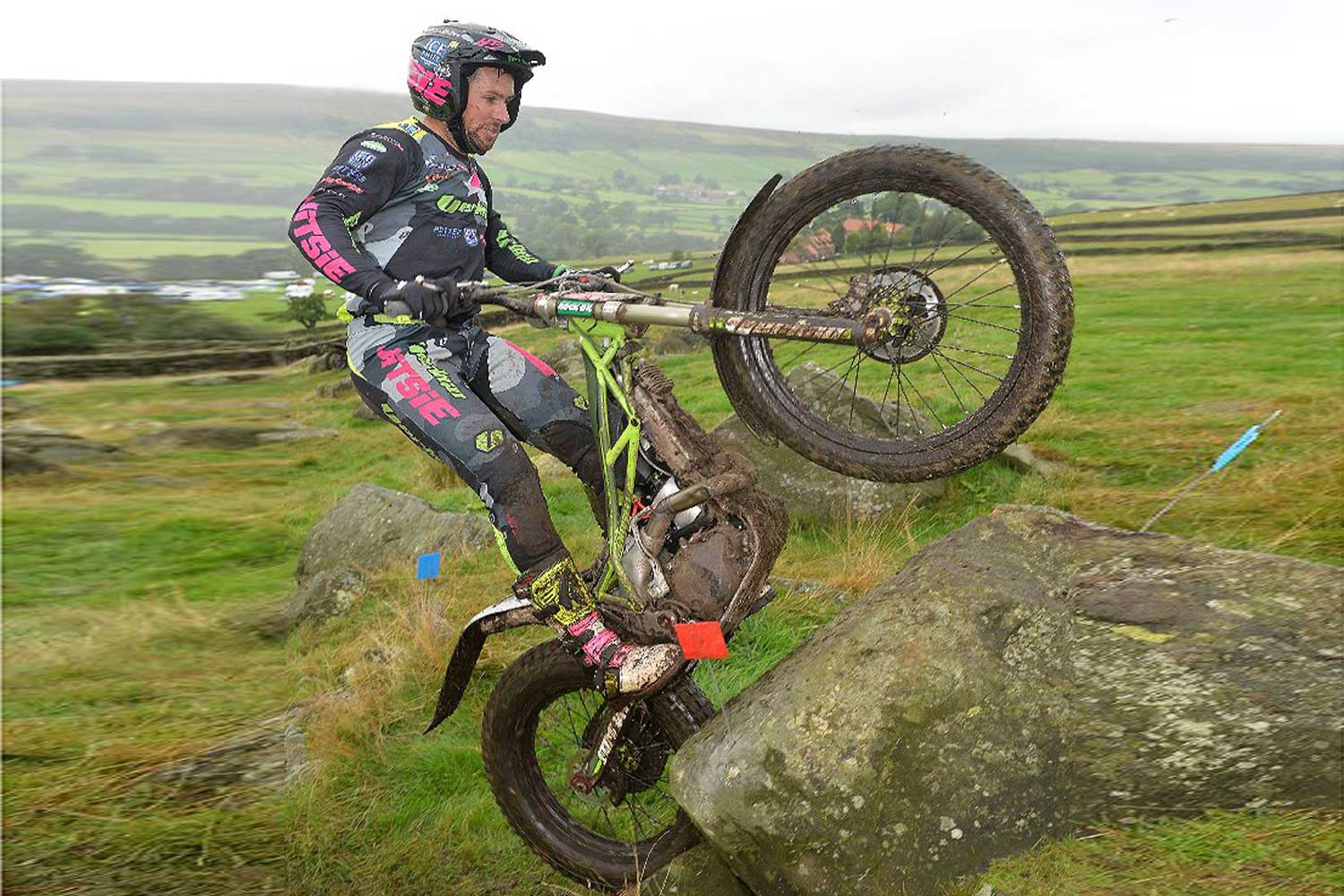 James Dabill auf Titelkurs